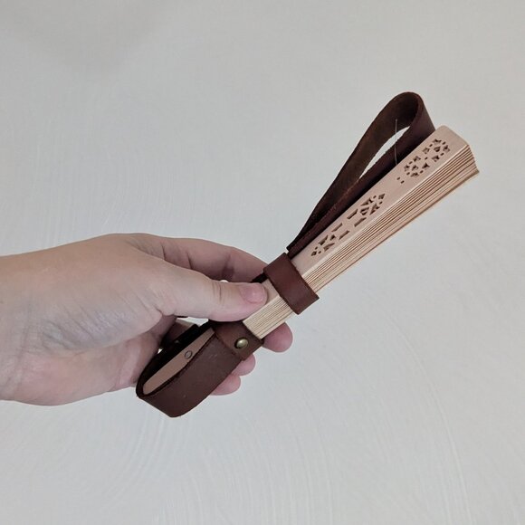 NWOT Leather Fan Holster with Fan - Picture 3 of 5